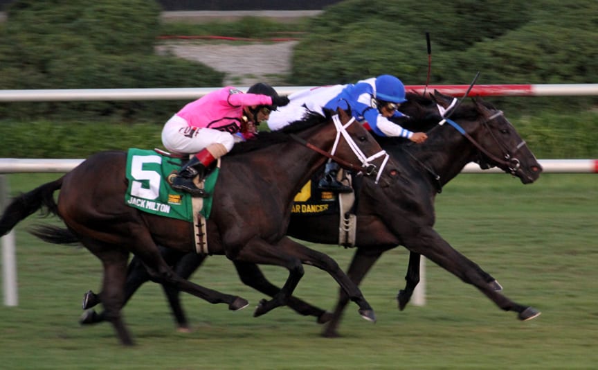 War Dancer grabs the lead.  Photo by Laurie Asseo.