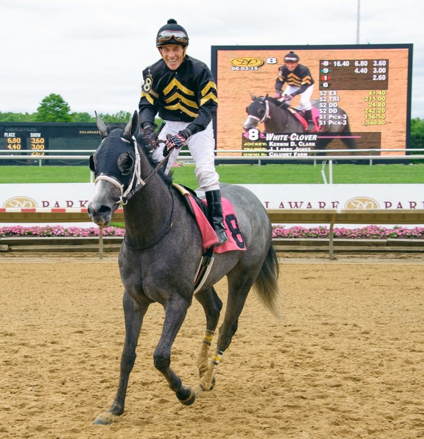 Lovely Maria strong Delaware Oaks favorite