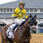 Midnight Stroll hurries to Delaware Oaks win