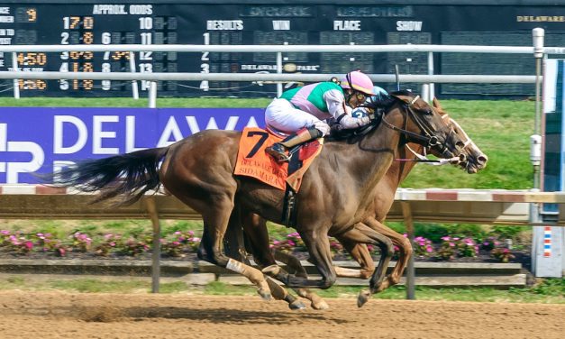 Power Squeeze scores in Delaware Oaks thriller